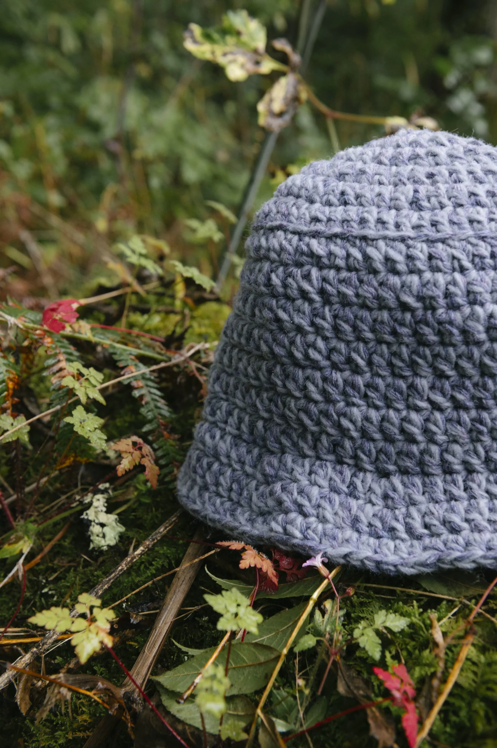 Gorro carrasquilla azul lana detalle Gorro carrasquilla azul lana