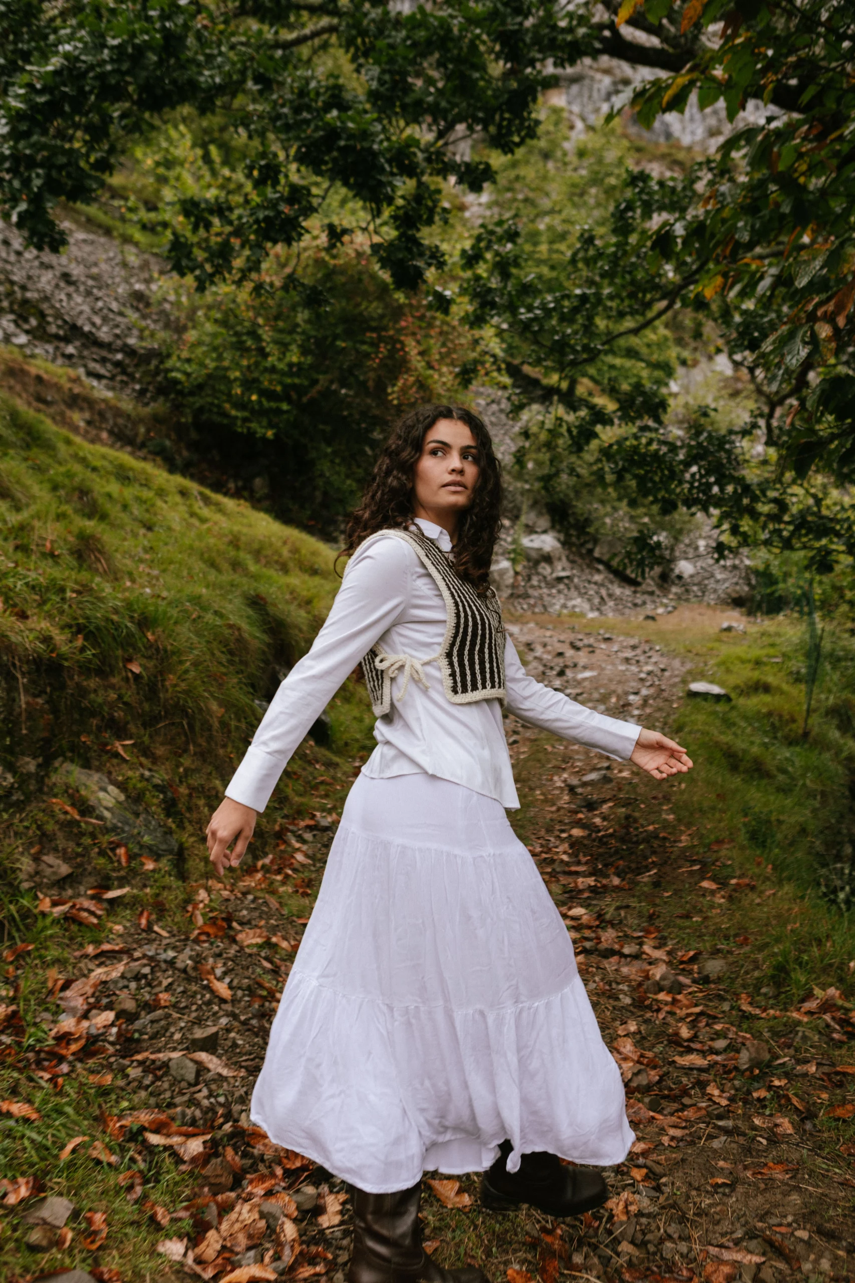 chaleco lana xalda negro modelo con chaleco de lana xalda negro