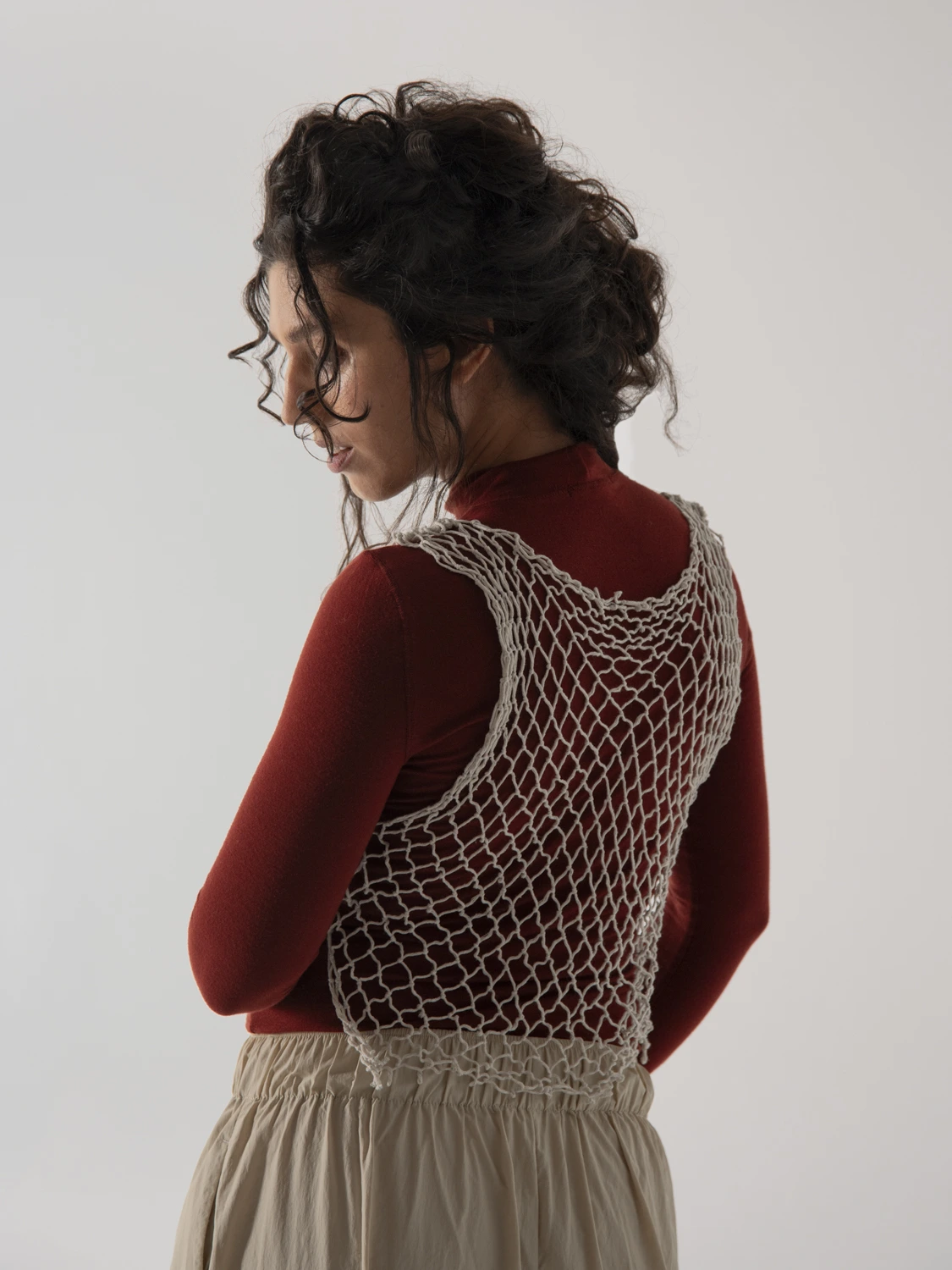 espalda modelo con top red nacar blanco